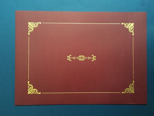 obscuridade do suporte do papel do certificado de 318x247mm - cor vermelha com folha de ouro