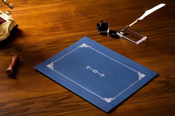 OEM/ODM acolchoados de carimbo quentes de prata do suporte do certificado na cor do azul da reunião