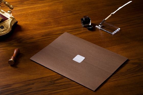 Cor elegante acolchoada material do suporte 234x319mm Brown do certificado do pergaminho